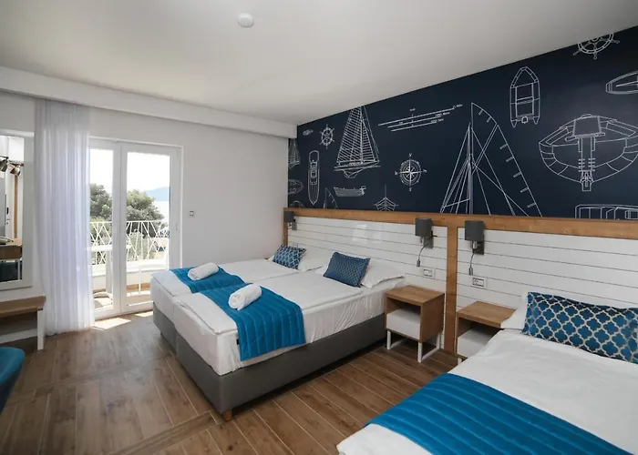 Ivando - K&s Hotel Drvenik (Split-Dalmatia)